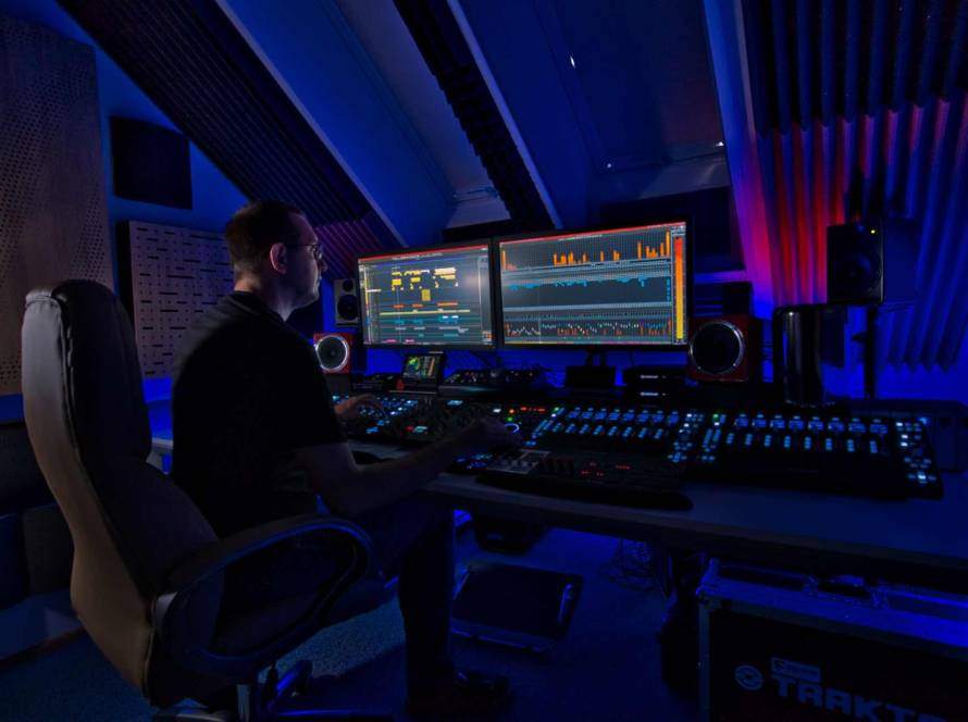 Sunteem records - mastering studio Bystřice pod Lopeníkem